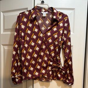 Cupcakes & Cashmere Geometric Wrap Blouse - Burgundy and Gold size medium